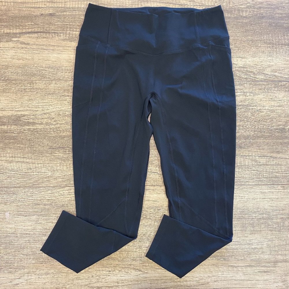 Effortless Heart Booty Leggings - Black